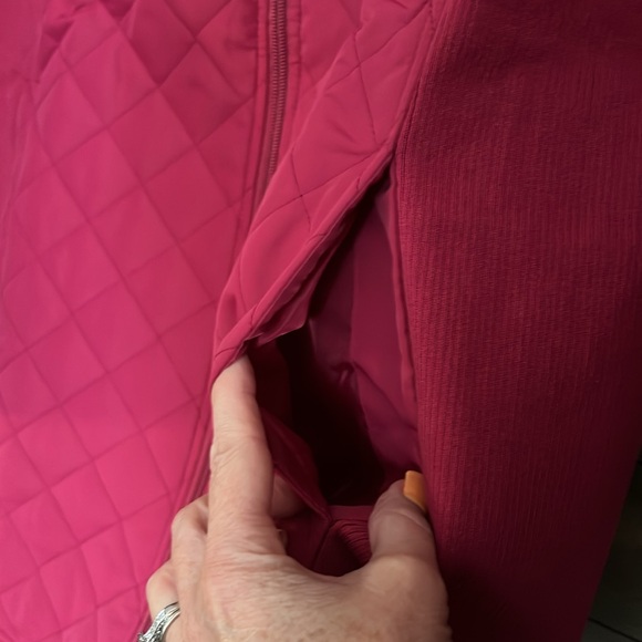 New Blair Diamond-Quilted Insulated Jacket Size Smalll in Winterbery - Picture 5 of 13